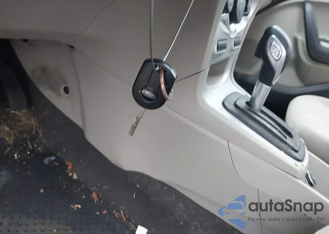 3FADP4BJ6KM109045: 43250188