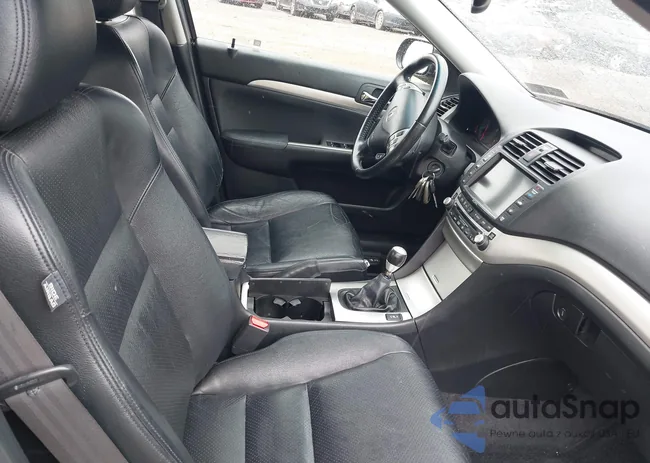 JH4CL95986C004528: 43250373