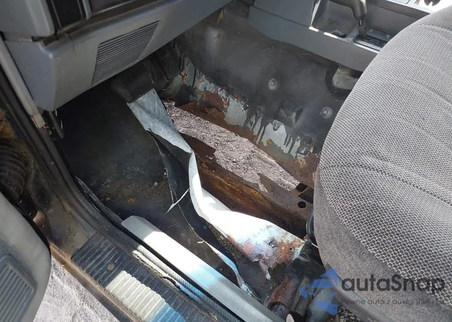 1J4FJ68S3TL272068: 43249648