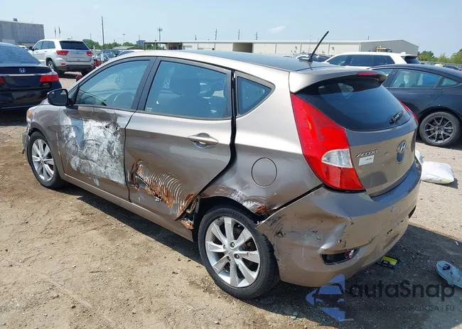 KMHCU5AE3EU161592: 43249681