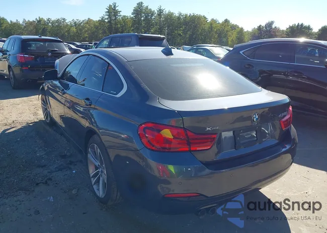 WBA4J3C50KBL09334: 43250971