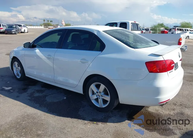 3VWLL7AJ3DM430450: 43251327