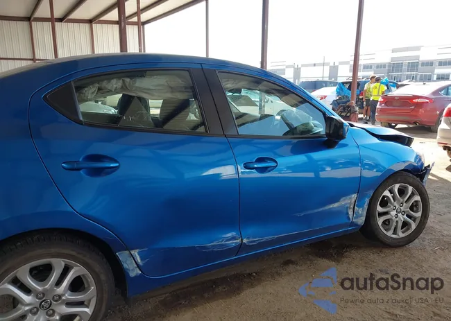 3MYDLBYV1HY163280: 43250525