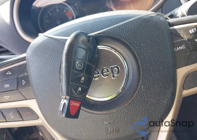 1C4PJMAB2HW560825: 43250646