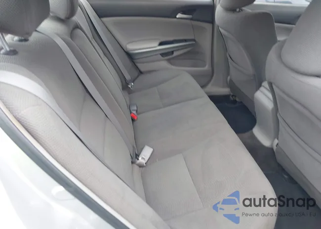 1HGCP26799A102477: 43251936