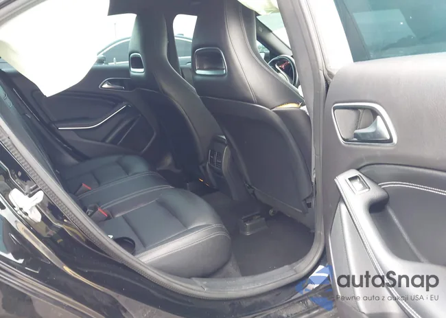 WDDSJ4GB7JN539696: 43251963