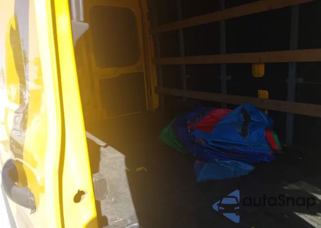 1FTYR2XM4HKA77872: 43252083