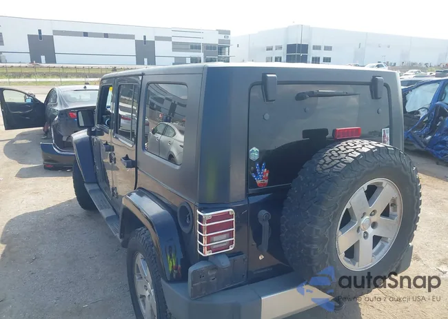 1J4GA59138L636744: 43251637