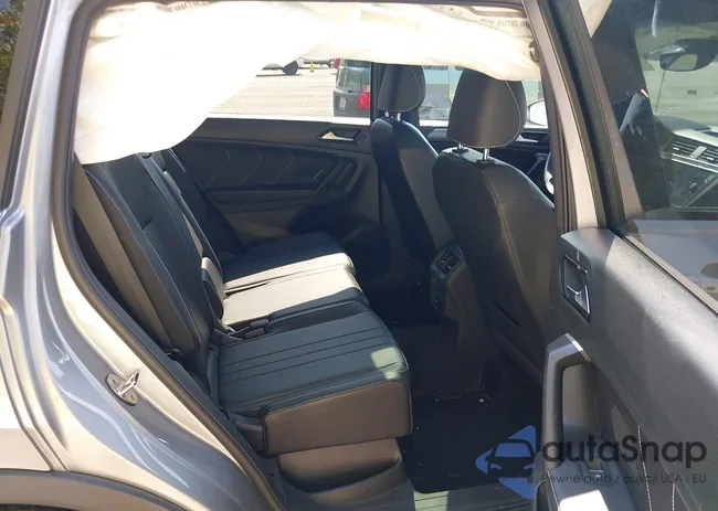 3VV8B7AX3RM044278: 43255361