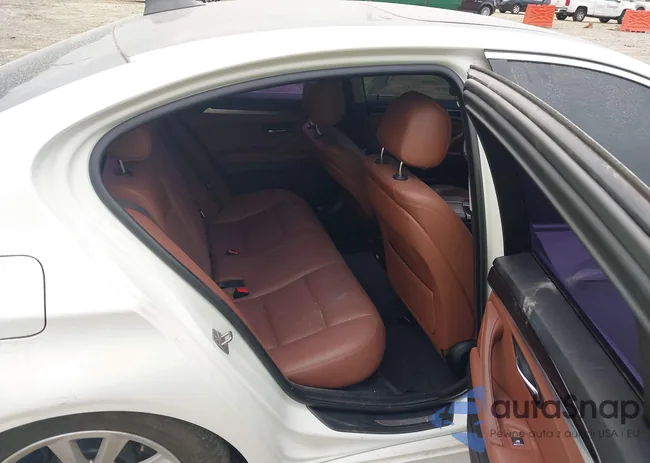 WBA5A7C57GG147935: 43255383