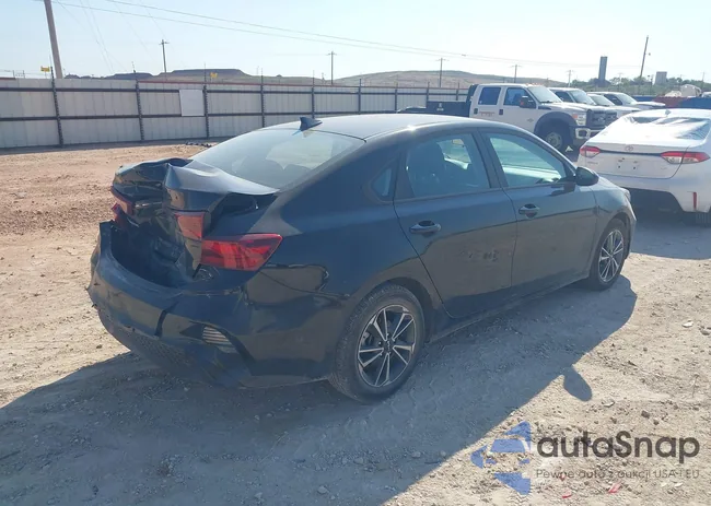 3KPF24AD5NE455874: 43256128