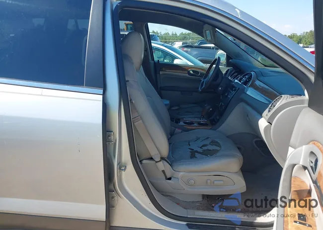 5GAKRBED1BJ100824: 43256228