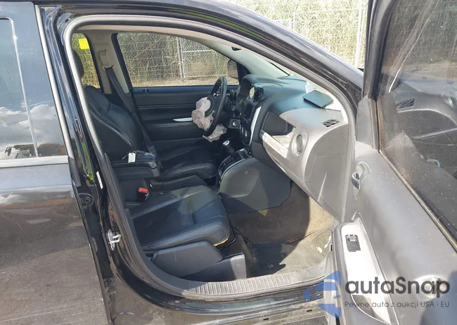 1C4NJDEB6HD110558: 43255538