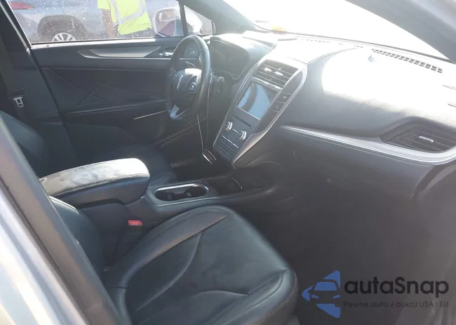 5LMCJ1D95HUL40251: 43255601