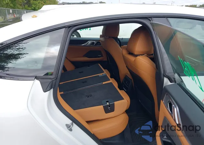 WBY33AW02RFS40631: 43255685