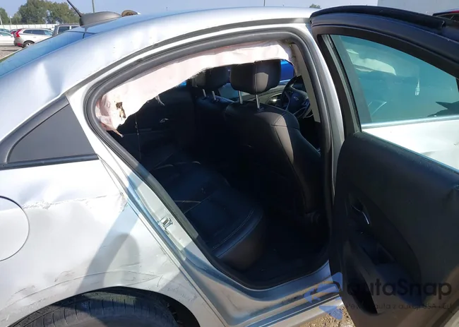 1G1PE5SBXF7223585: 43255795