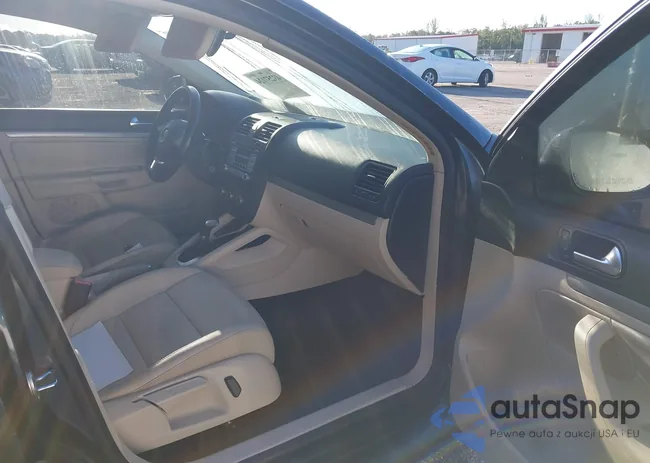 3VWRX7AJ8AM135273: 43257124