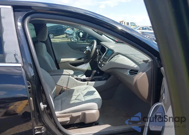 1G1ZB5ST9HF152477: 43258036