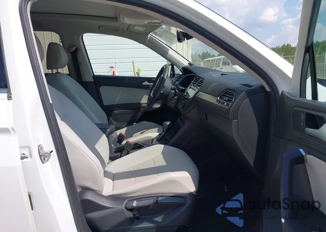 3VV3B7AX7LM142814: 43258405