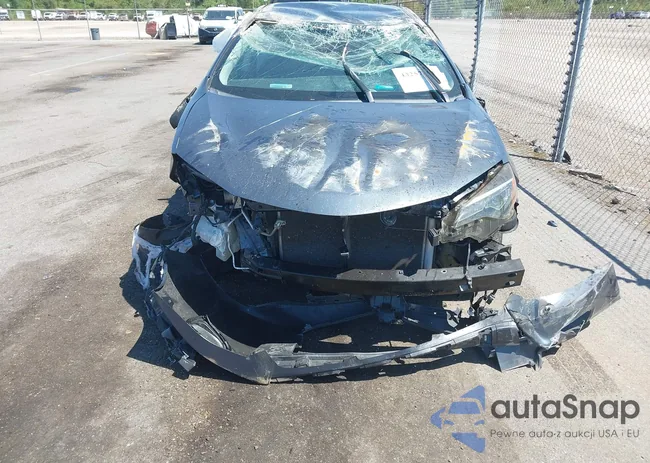 2T1BURHE9JC077152: 43257491