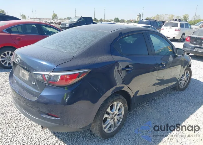 3MYDLBZVXGY135717: 43257814