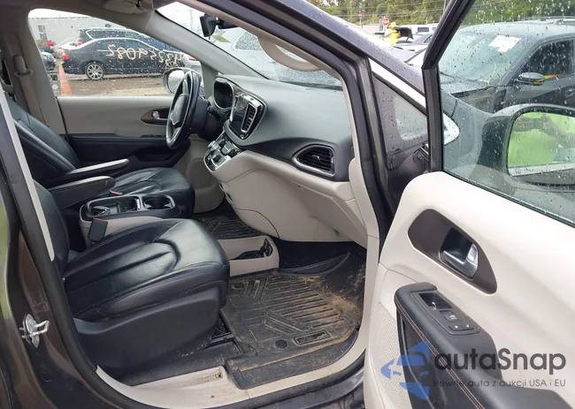 2C4RC1BG0HR753012: 43259082