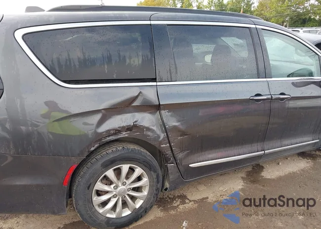 2C4RC1BG0HR753012: 43259082