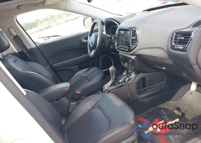 3C4NJDCB9JT404197: 43258762