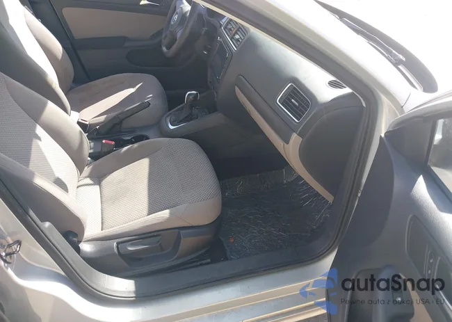 3VW2K7AJXBM330034: 43259837