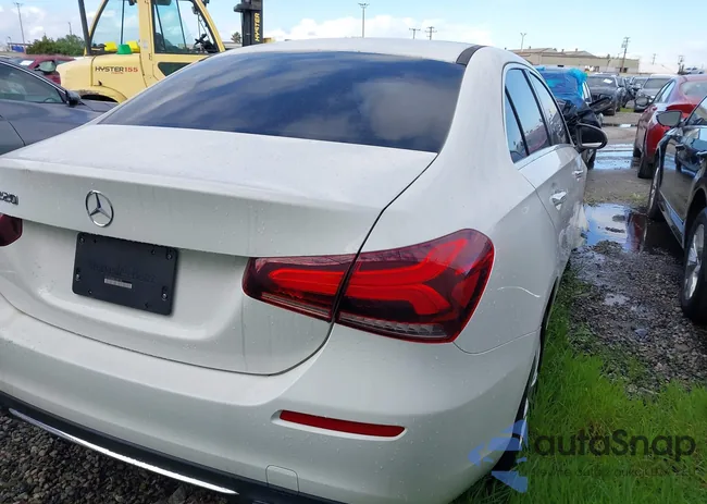 W1K3G4EB0LJ209186: 43259855