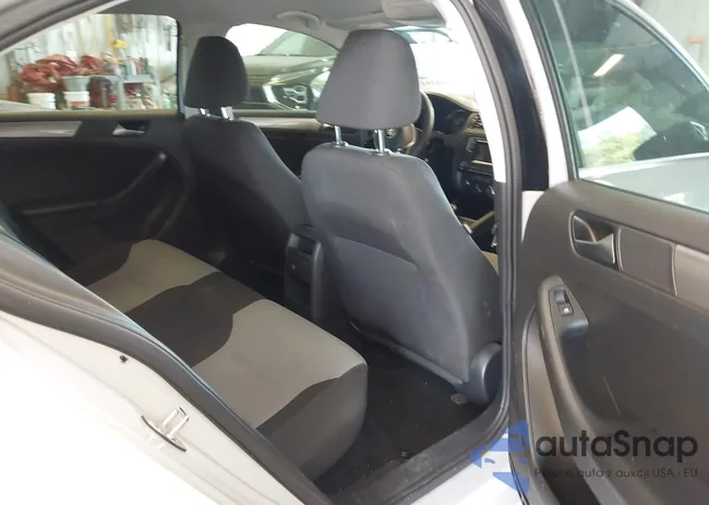 3VW167AJ9HM381341: 43260161