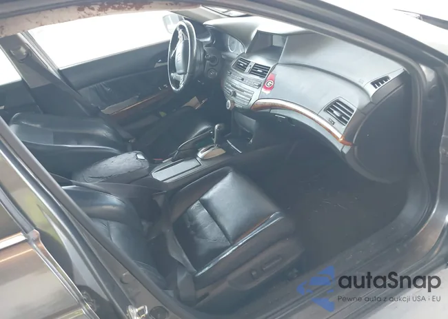 1HGCP2F8XBA006226: 43259613