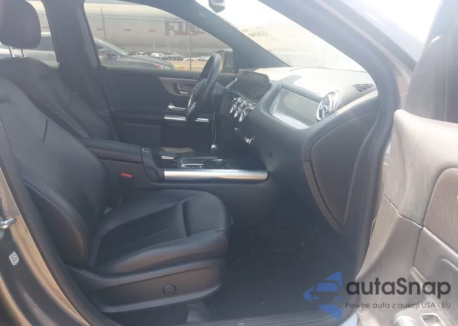 W1N4N4HB0MJ121622: 43261001