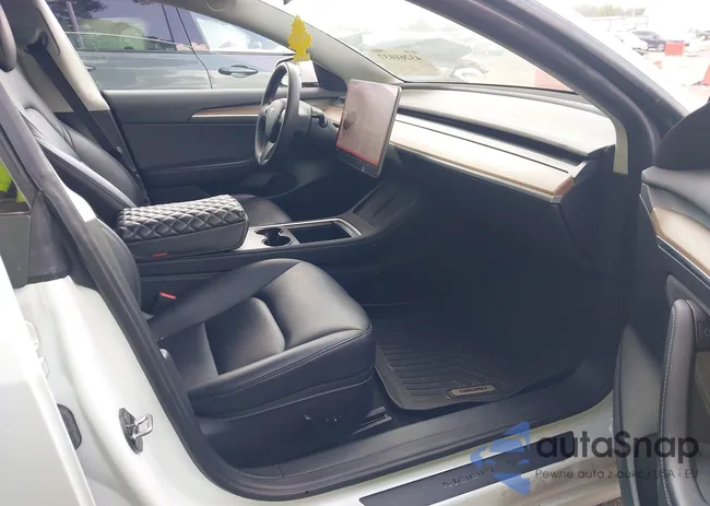 5YJ3E1EBXNF192681: 43261037