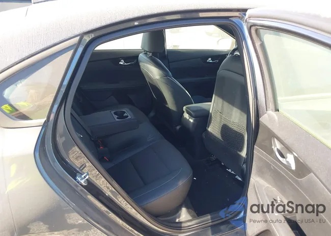 3KPF34AD4LE207075: 43261260