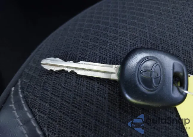 2T1BURHE0GC684503: 43261847