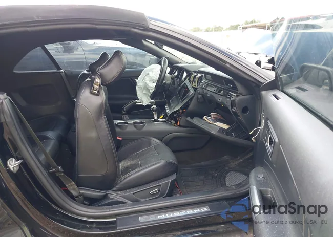 1FATP8UHXJ5138923: 43261942