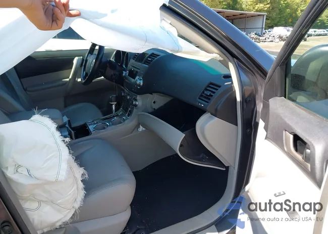 5TDBK3EH1BS048643: 43262060