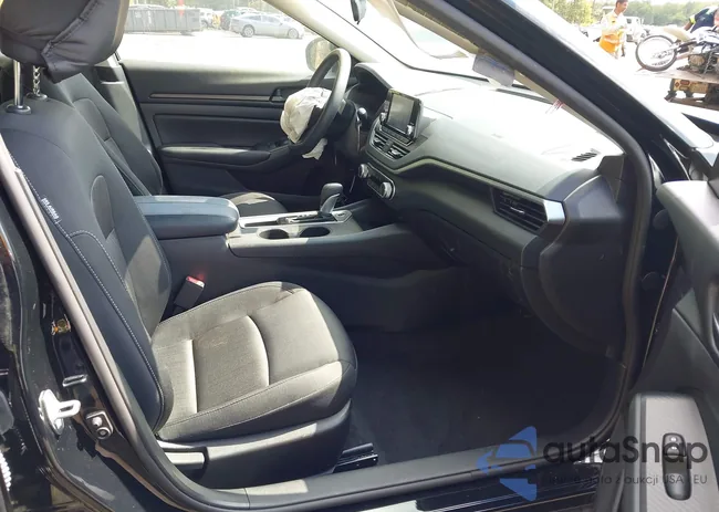 1N4BL4BV8RN359747: 43262214