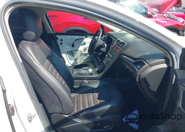 3FA6P0HD9HR251842: 43262221