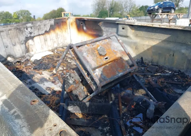 1GCNKPE01CZ295286: 43262314