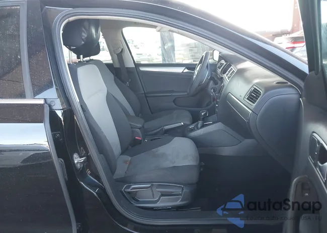 3VW2B7AJ3HM232729: 43263295