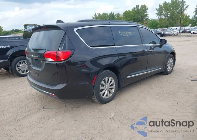 2C4RC1BG1HR525620: 43263396