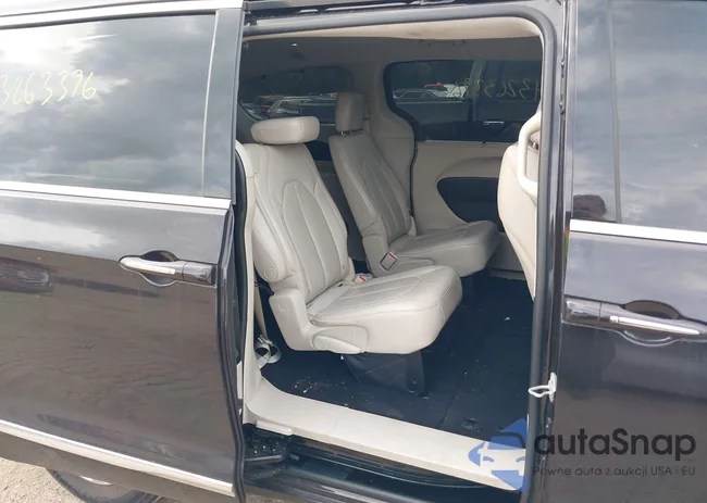 2C4RC1BG1HR525620: 43263396