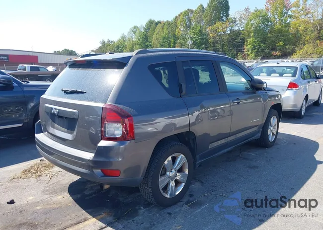 1C4NJCBA6GD754114: 43264347