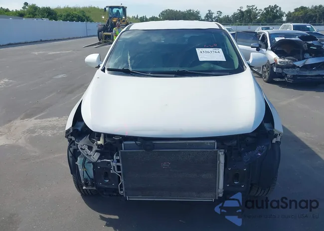 KNDPB3AC1G7810189: 43263764