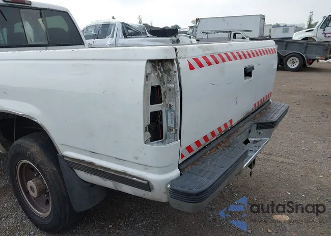 1GCGC33J1YF419074: 43263795