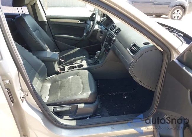 1VWBN7A34EC021237: 43265283