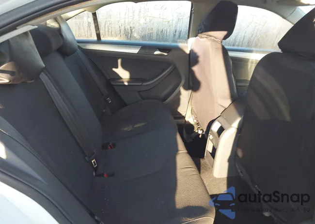 3VWD17AJ0FM285333: 43266011