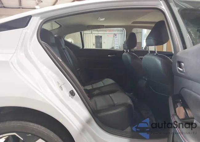 1N4BL4CW2RN354017: 43265642